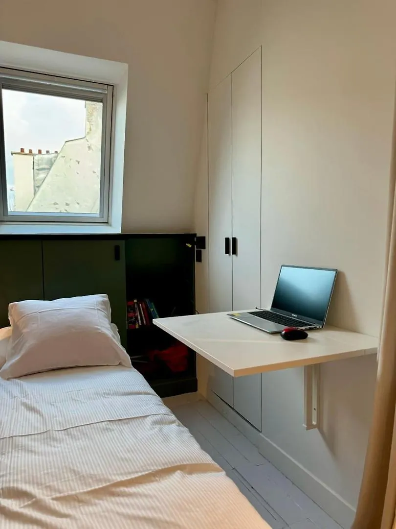 Tiny House Paris In Love